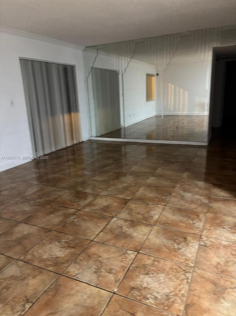 2000 NW 119th St, Unit 904, Miami, FL 33167 Photo