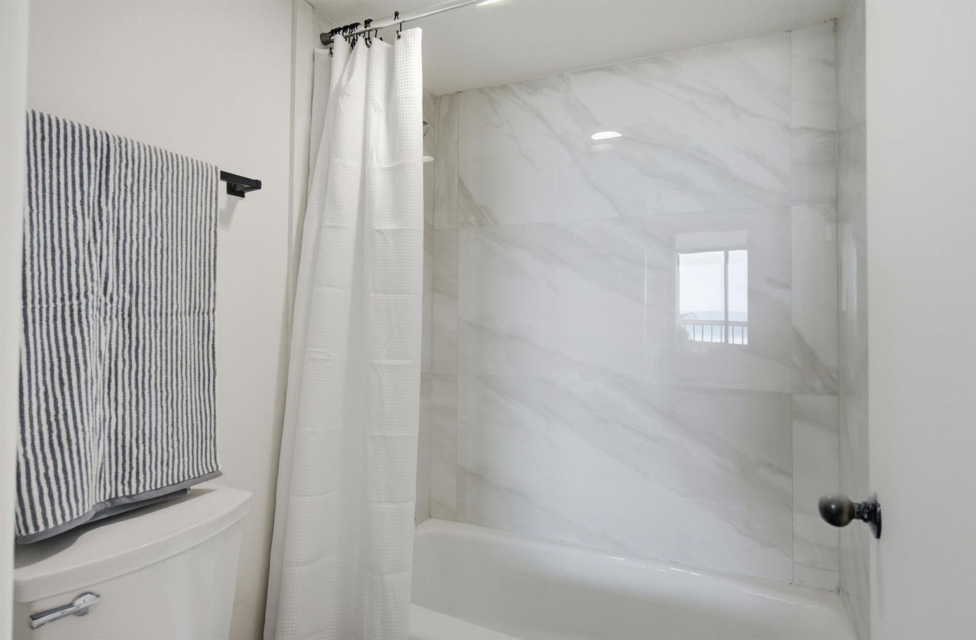 8880 S Ocean Drive, Unit 409, Jensen Beach, FL 34957 Photo