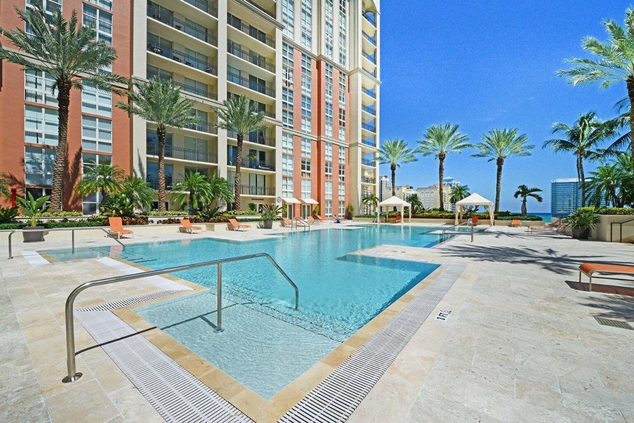 550 Okeechobee Boulevard, Unit Mph15, West Palm Beach, FL 33401 Photo