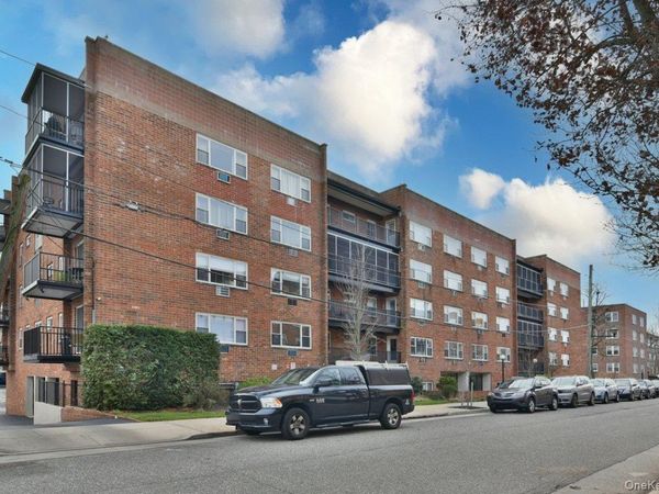 101 Lincoln Avenue, Unit 4K, Mineola, NY 11501