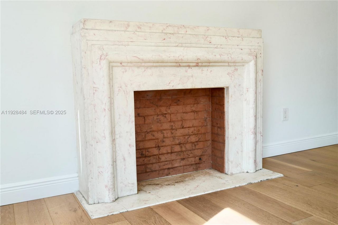 2 NE 108th St, Unit -, Miami Shores, FL 33161 Photo