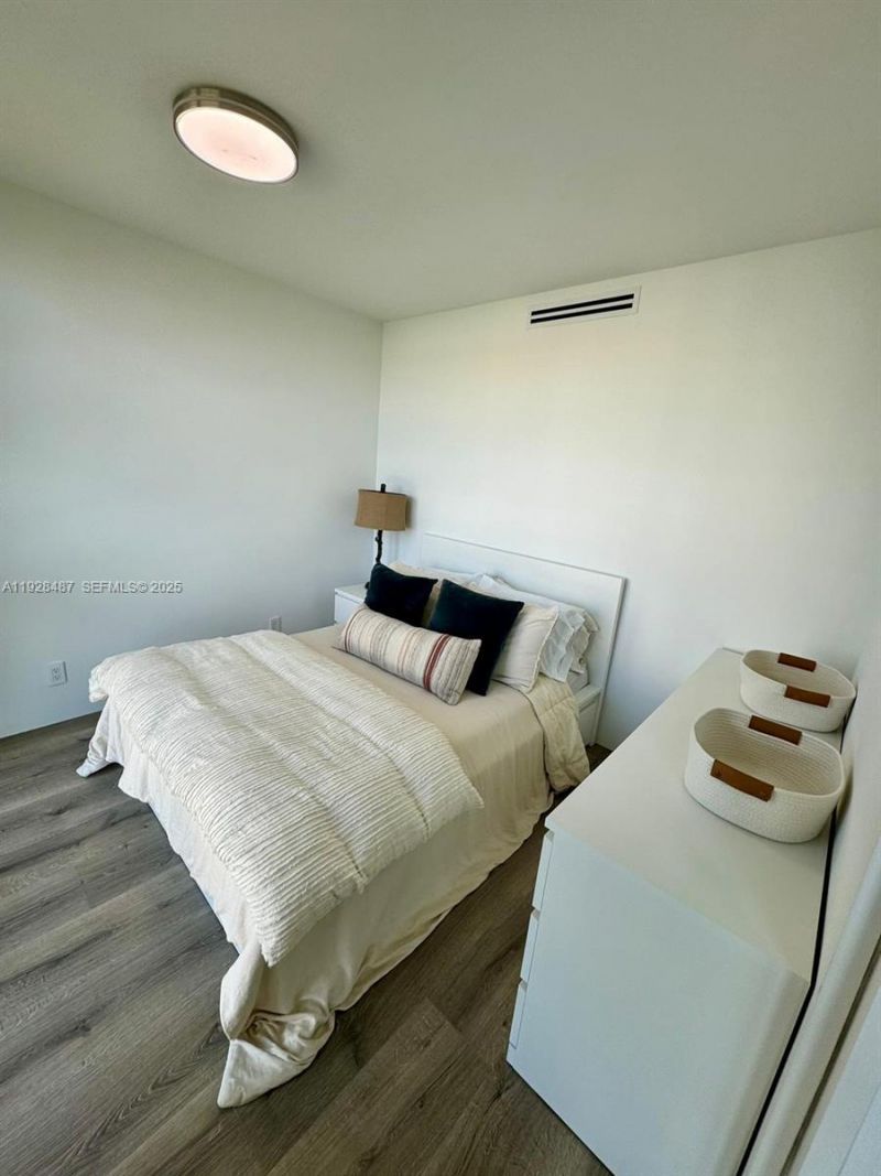 1121 Crandon Blvd, Unit E1001, Key Biscayne, FL 33149 Photo