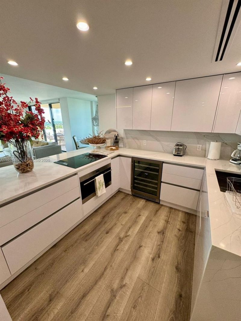 1121 Crandon Blvd, Unit E1001, Key Biscayne, FL 33149 Photo