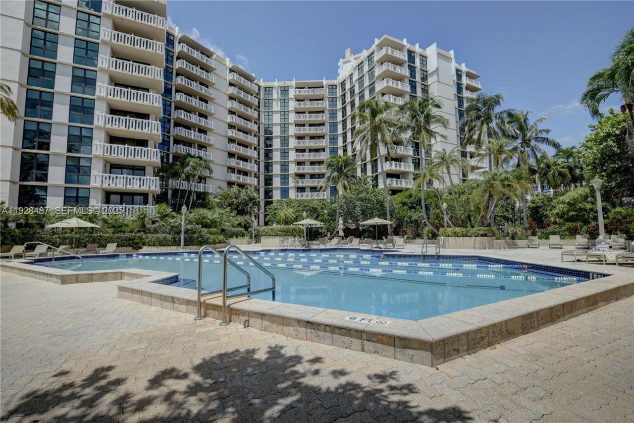 1121 Crandon Blvd, Unit E1001, Key Biscayne, FL 33149 Photo