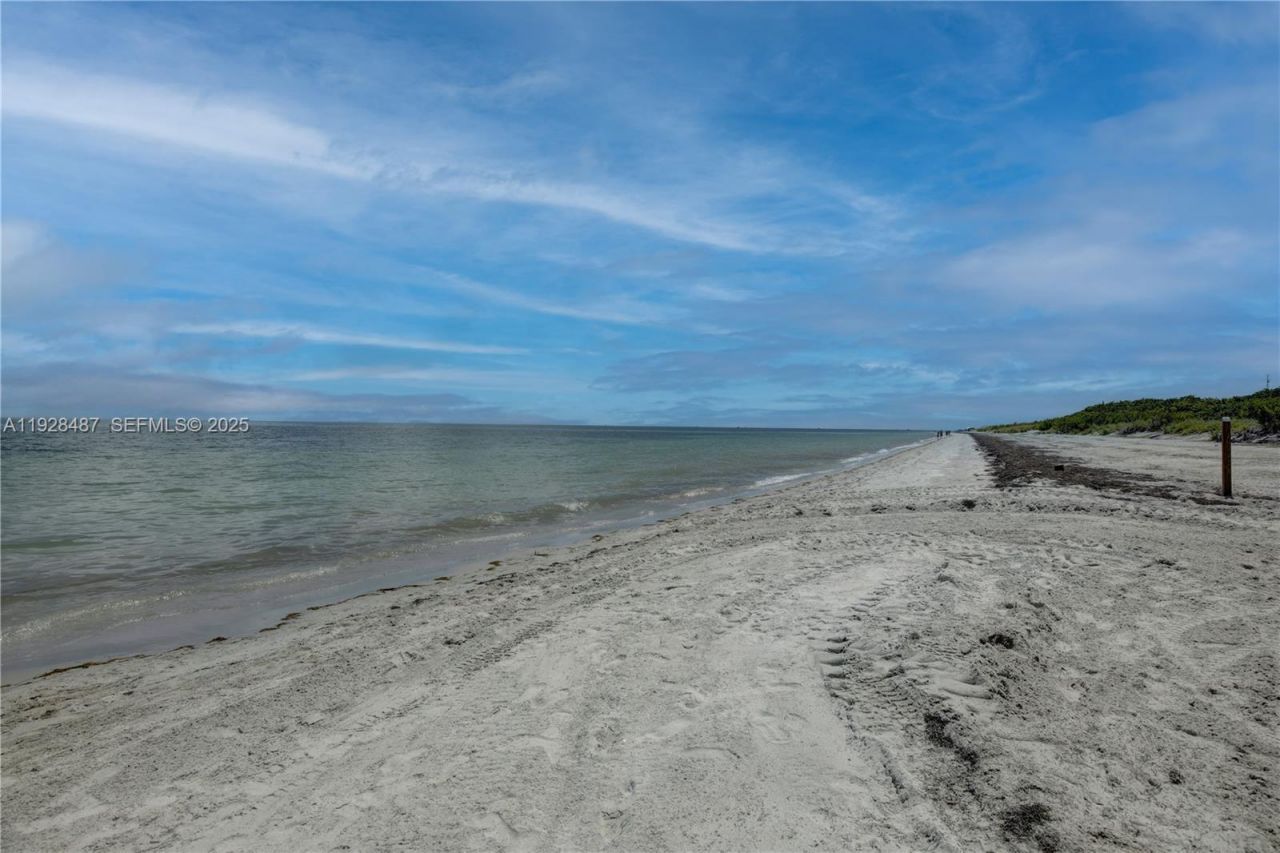 1121 Crandon Blvd, Unit E1001, Key Biscayne, FL 33149 Photo