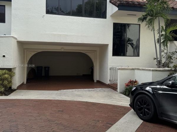 2000 S Bayshore Dr, Unit 46, Miami, FL 33133