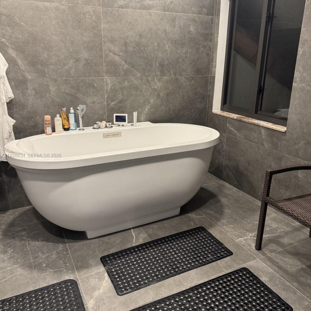 2000 S Bayshore Dr, Unit 46, Miami, FL 33133 Photo