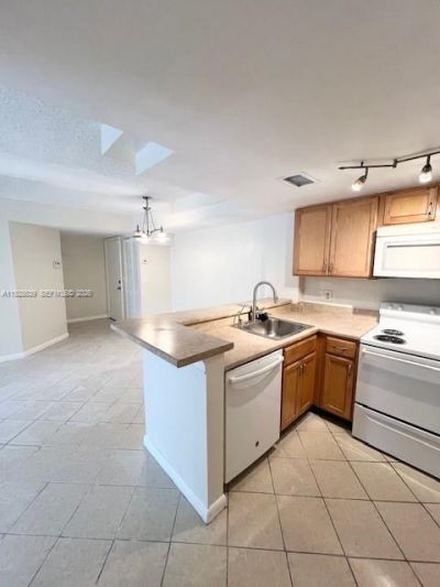 10709 Cleary Blvd, Unit 105, Plantation, FL 33324 Photo