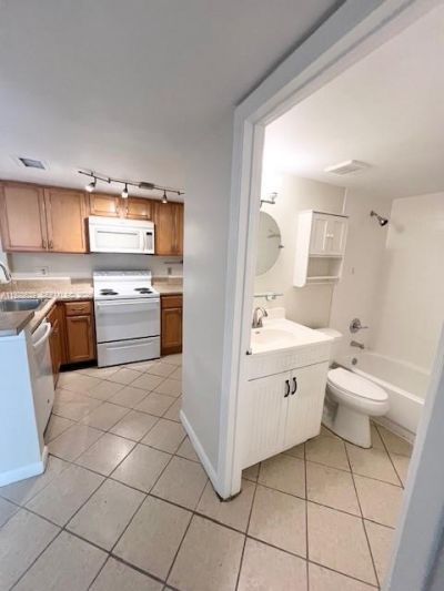 10709 Cleary Blvd, Unit 105, Plantation, FL 33324 Photo