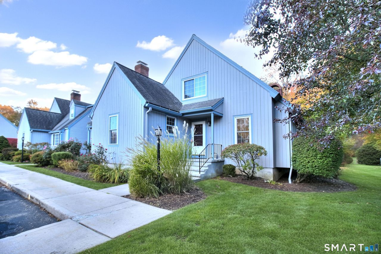 160 Glengarry, Unit 160, Fairfield, CT 06825 Main Photo