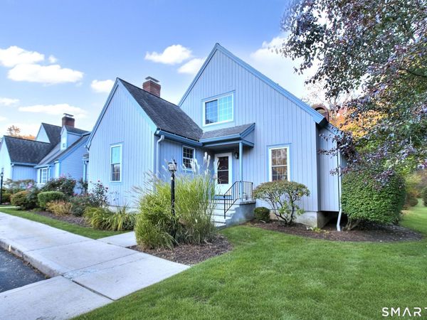 160 Glengarry, Unit 160, Fairfield, CT 06825