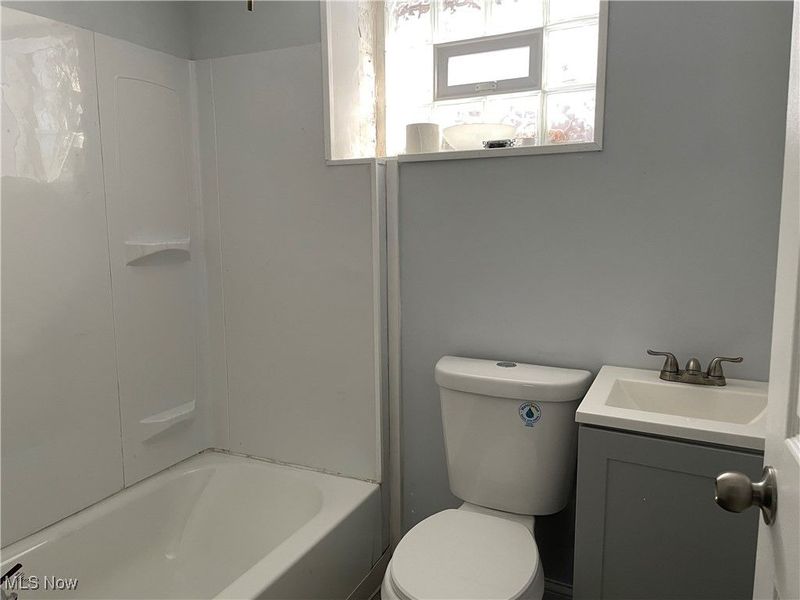 3377 Lownesdale Road, Cleveland, OH 44112 Photo 18