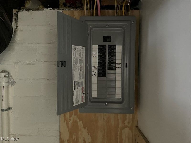 3377 Lownesdale Road, Cleveland, OH 44112 Photo 19