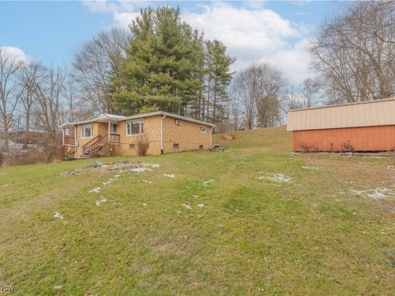 121 Waynesburg Road NW, Carrollton, OH 44615 Photo 3