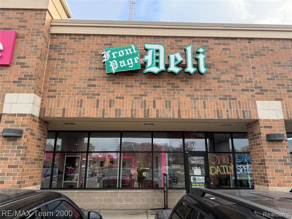 24810 Greenfield, Oak Park, MI 48237