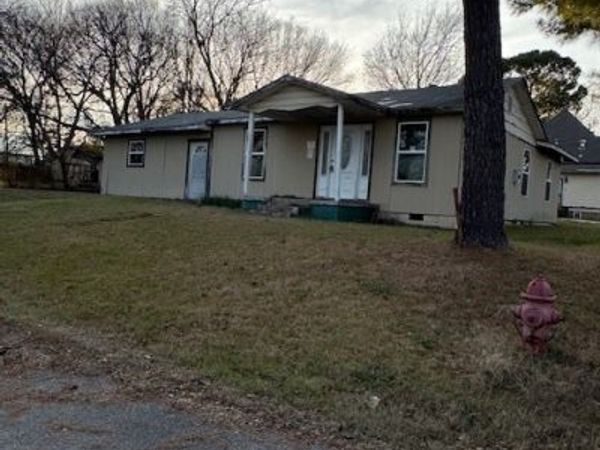 201 School Street, Ardmore, OK 73401