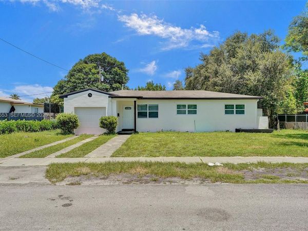 1041 NE 169th St, Miami, FL 33162