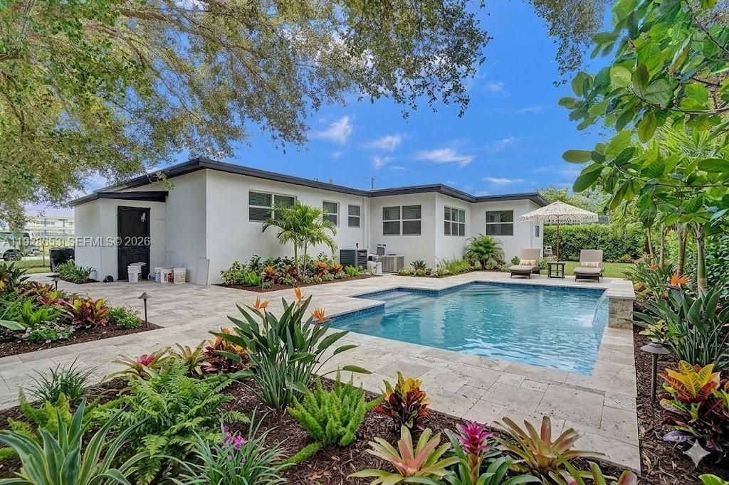1041 NE 169th St, Miami, FL 33162 Photo