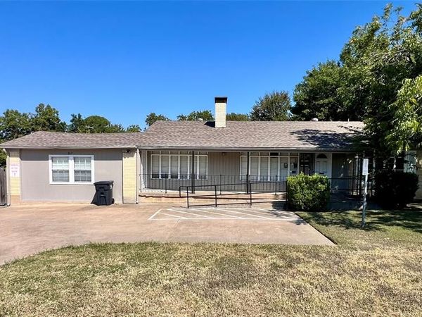 117 E Park Row Drive , Arlington, TX 76010