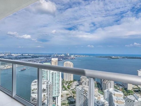 475 Brickell Ave, Unit 5707, Miami, FL 33131