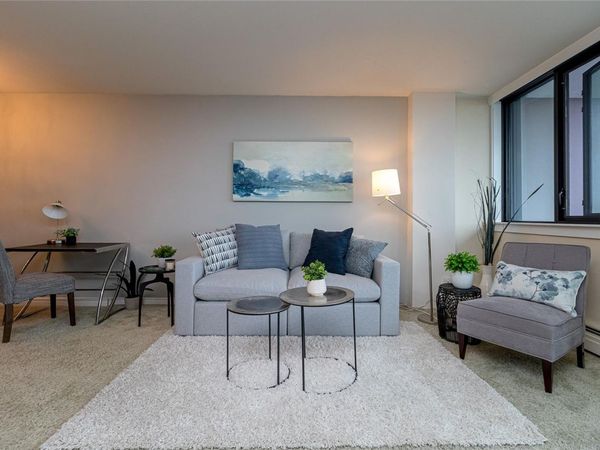 647 Michigan St, Unit 1603, Victoria, BC V8V 1S9