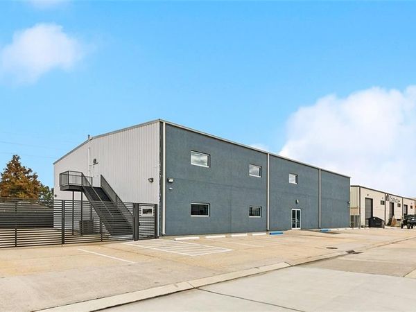 8411 PARC Place, Chalmette, LA 70043