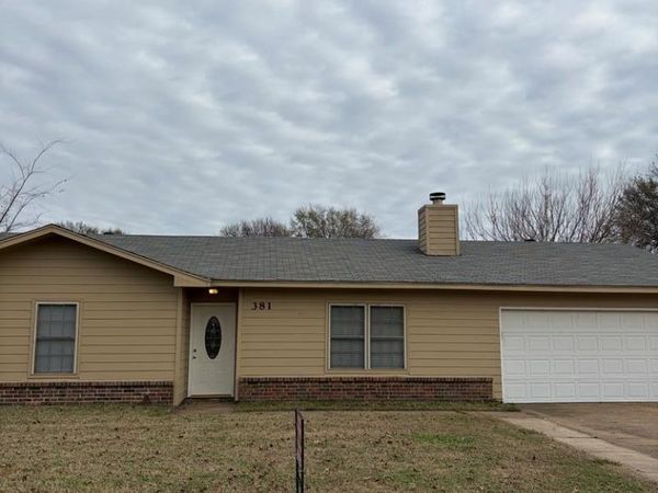 381 Colonial Drive, Marion, AR 72364