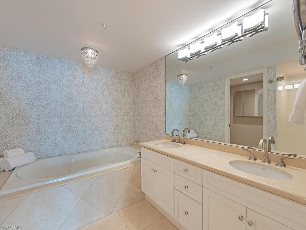6849 Grenadier Blvd, Unit 1803, Naples, FL 34108 Photo