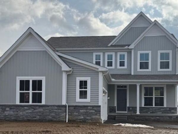 301 Reign Way, Pataskala, OH 43062