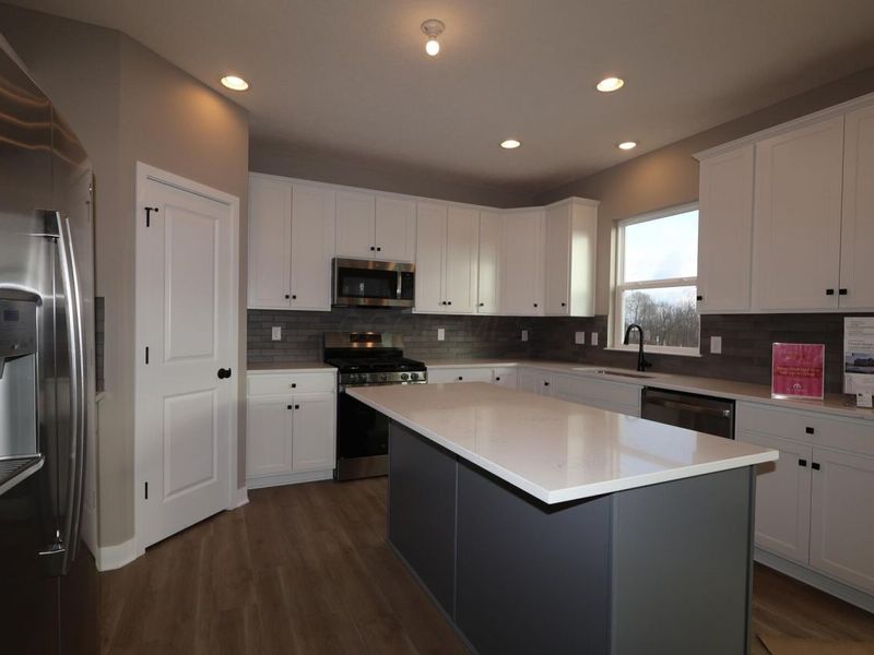 301 Reign Way, Pataskala, OH 43062 Photo 7