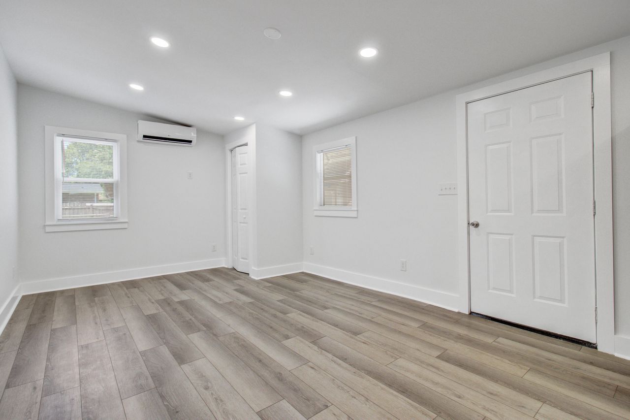 816 E Estates Boulevard Photo 29