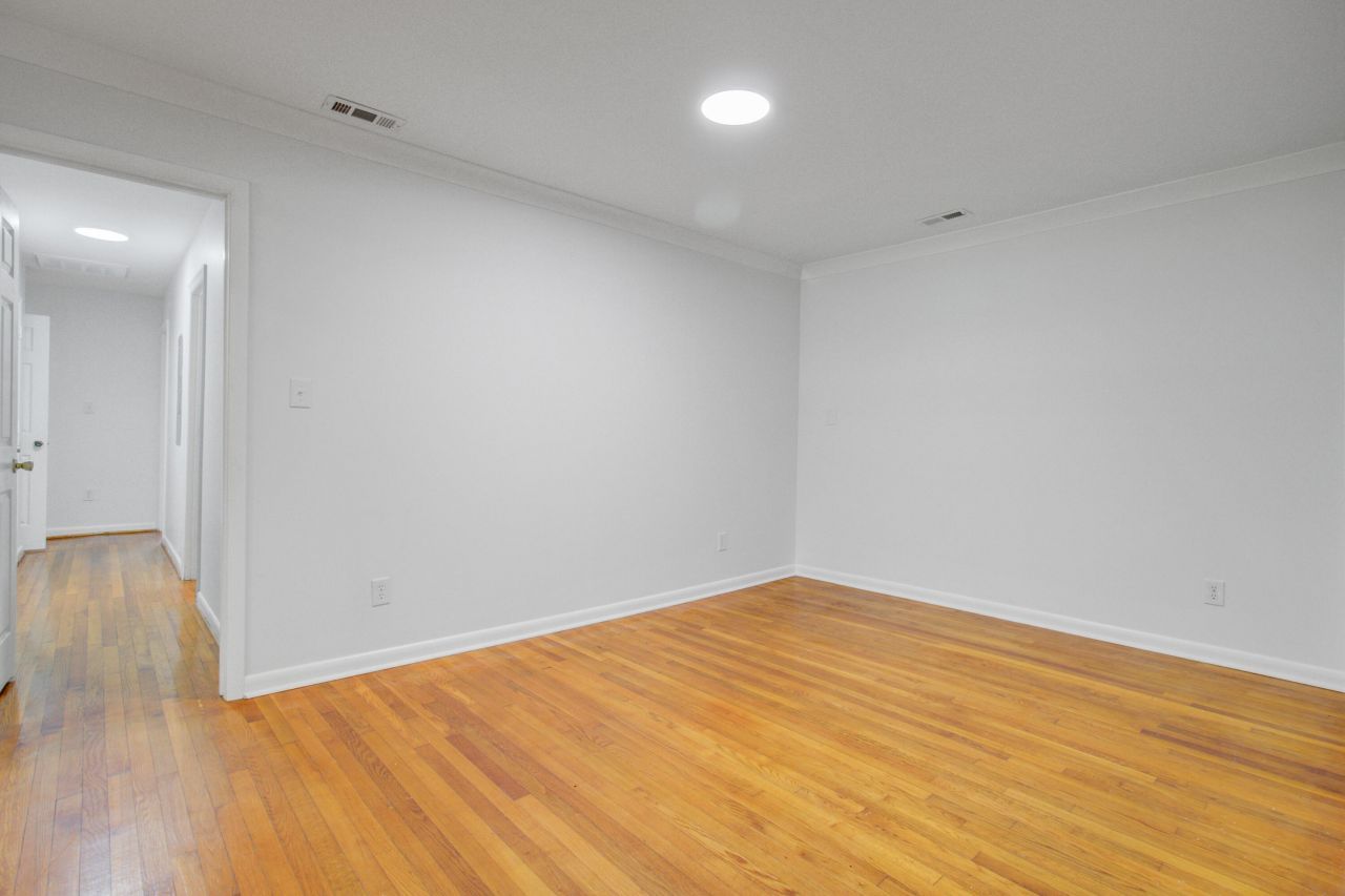 816 E Estates Boulevard Photo 6