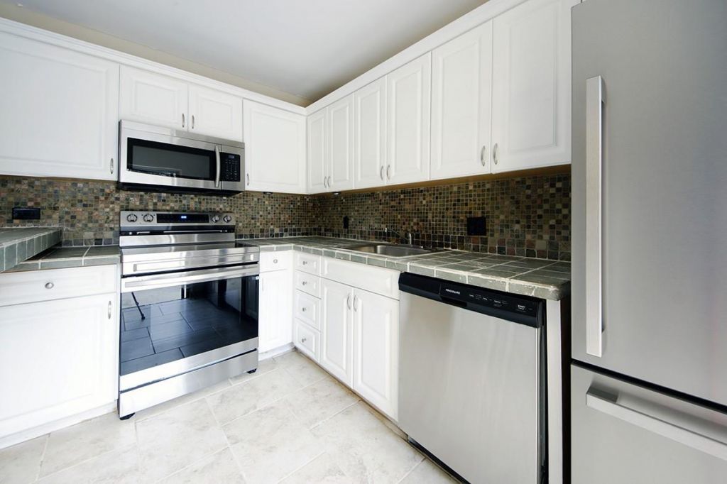 1700 Embassy Dr, Unit 402, West Palm Beach, FL 33401 Photo