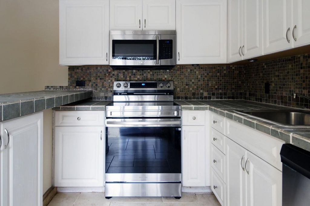 1700 Embassy Dr, Unit 402, West Palm Beach, FL 33401 Photo