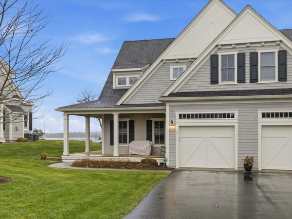 1090 Shore Road, Unit 7, Cataumet, MA 02534