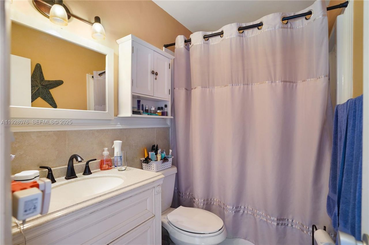 1000 SW 11th Ave, Unit 17E, Hallandale Beach, FL 33009 Photo