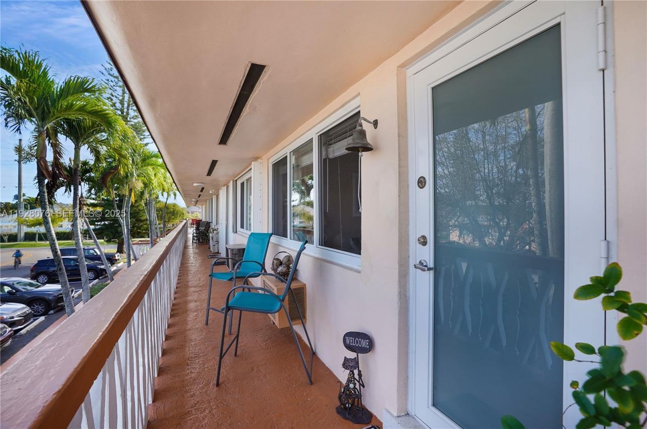 1000 SW 11th Ave, Unit 17E, Hallandale Beach, FL 33009 Photo