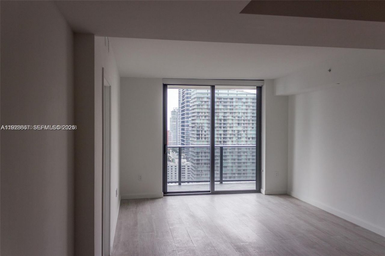 45 SW 9th St, Unit 2805, Miami, FL 33130 Photo