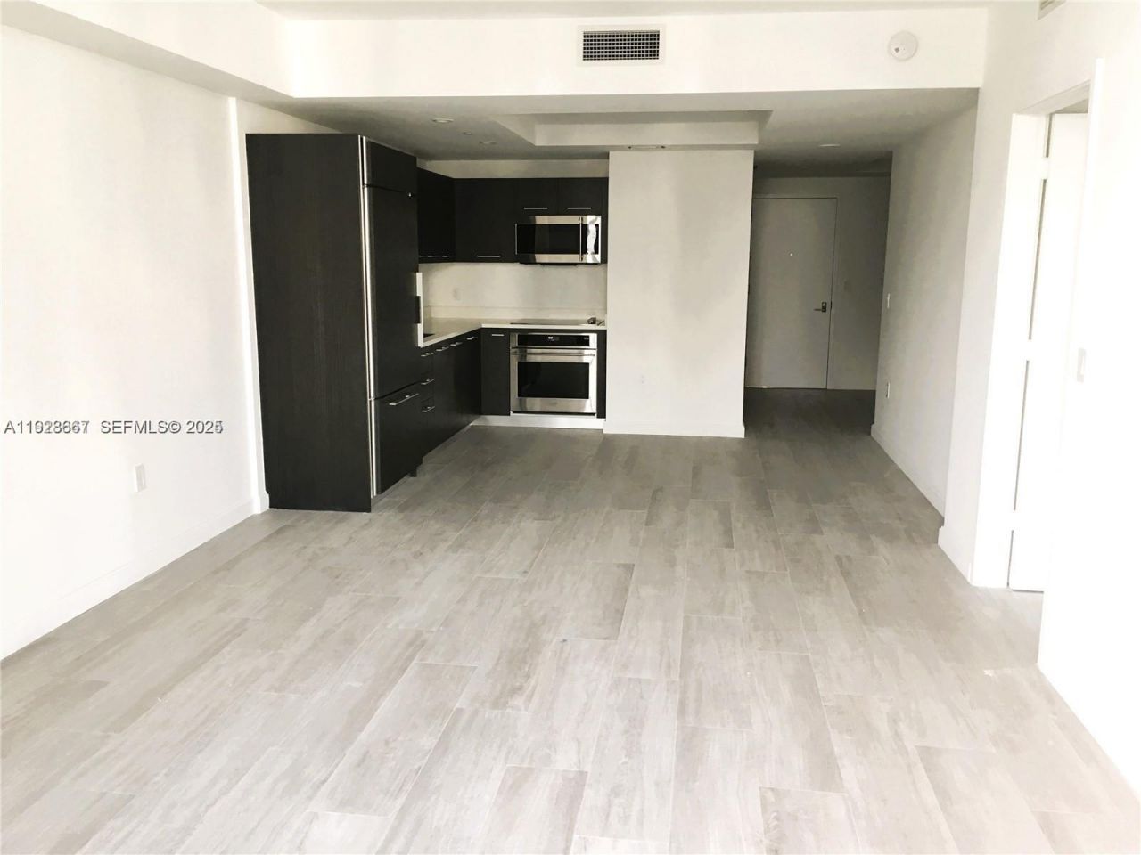 45 SW 9th St, Unit 2805, Miami, FL 33130 Photo