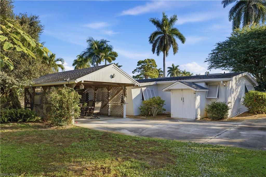 2261 11th St N, Naples, FL 34103 Photo