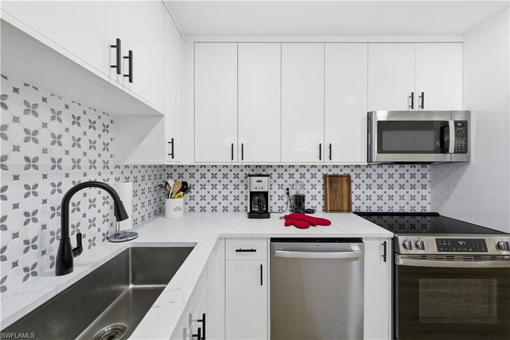 2261 11th St N, Naples, FL 34103 Photo