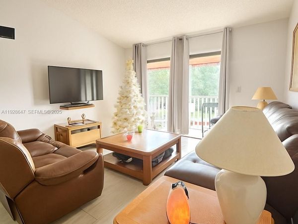 15530 SW 80th St, Unit C-301, Miami, FL 33193