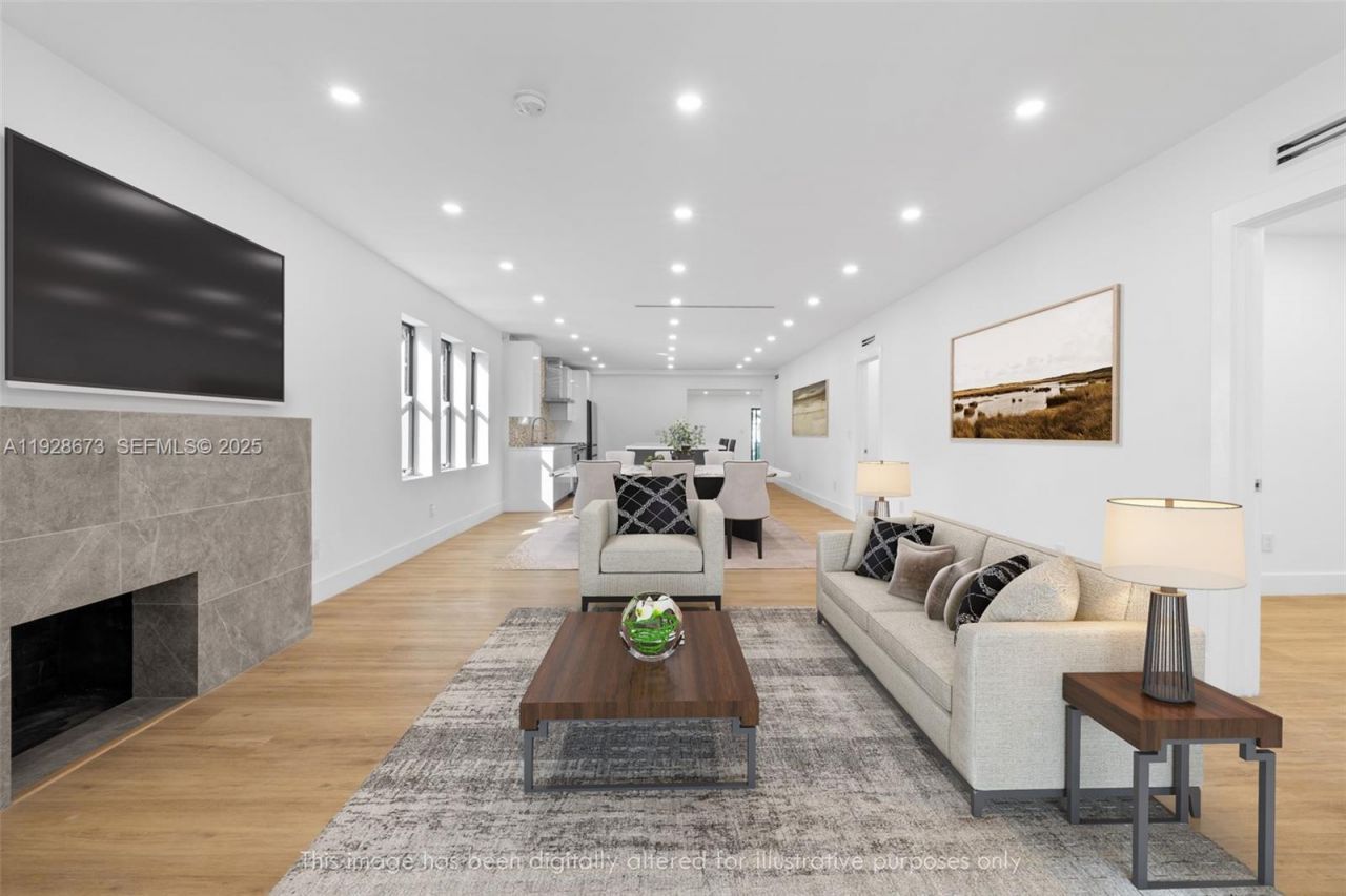 665 NE 117th St, Biscayne Park, FL 33161 Photo