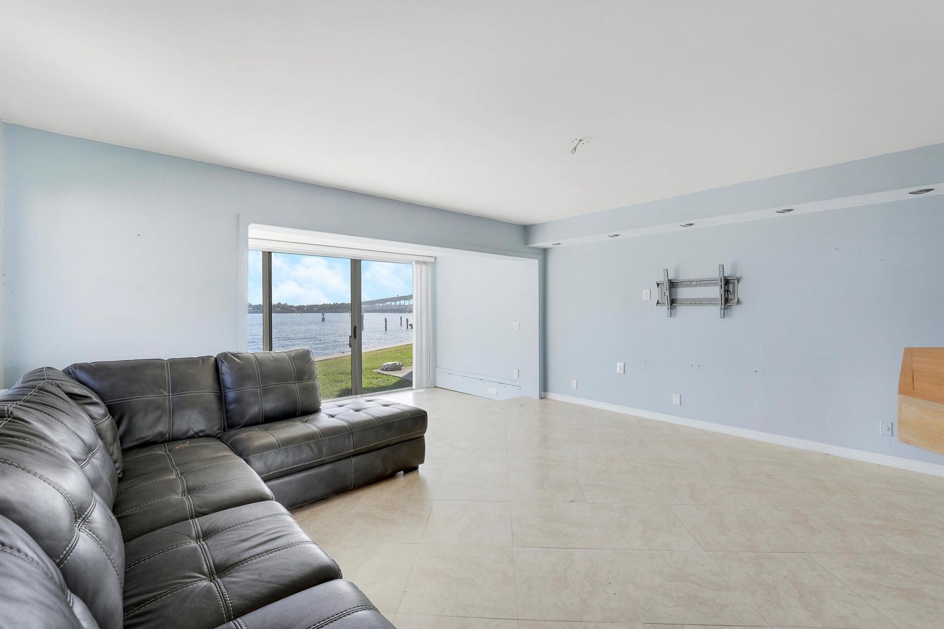 360 Wilma Circle, Riviera Beach, FL 33404 Photo