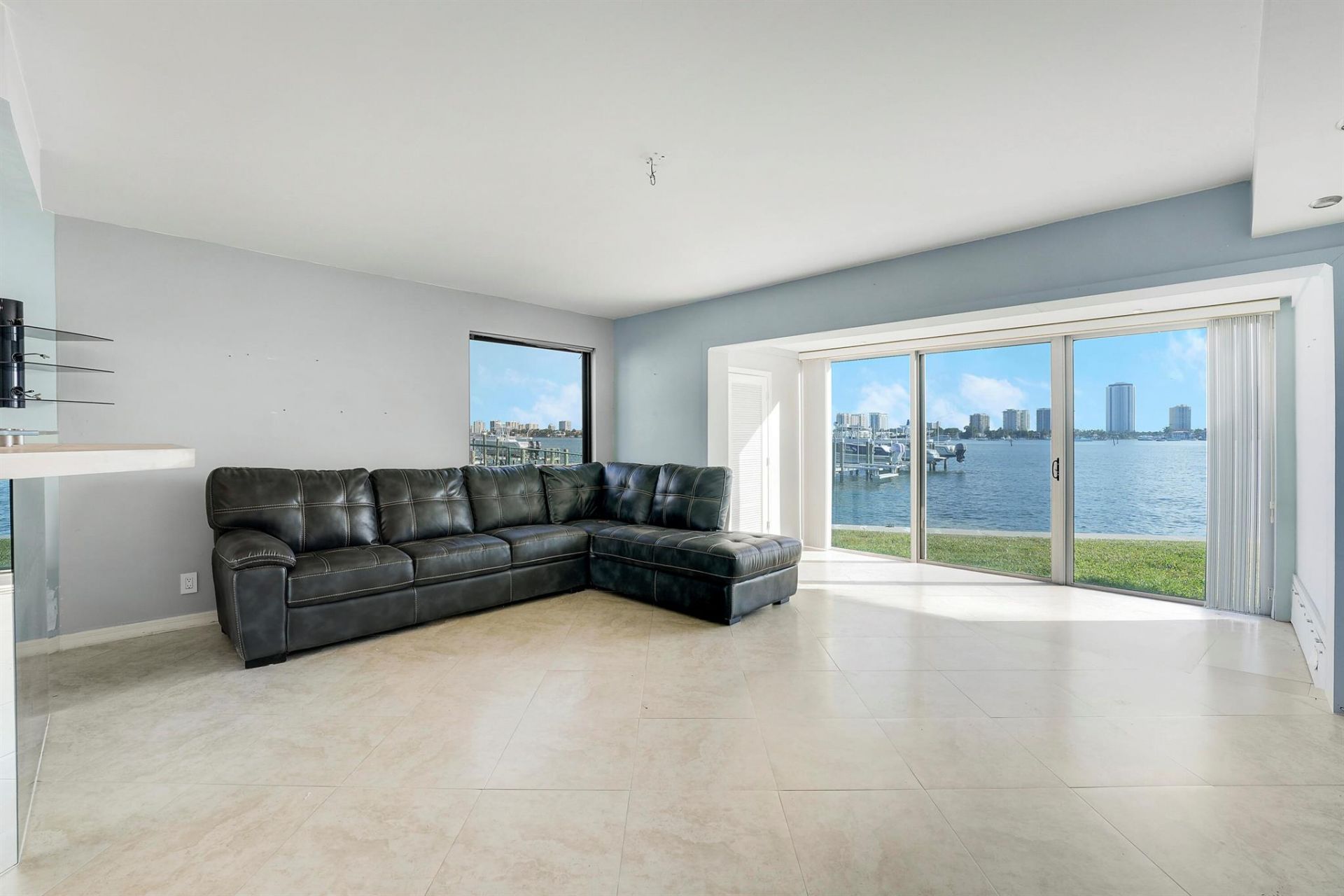 360 Wilma Circle, Riviera Beach, FL 33404 Photo