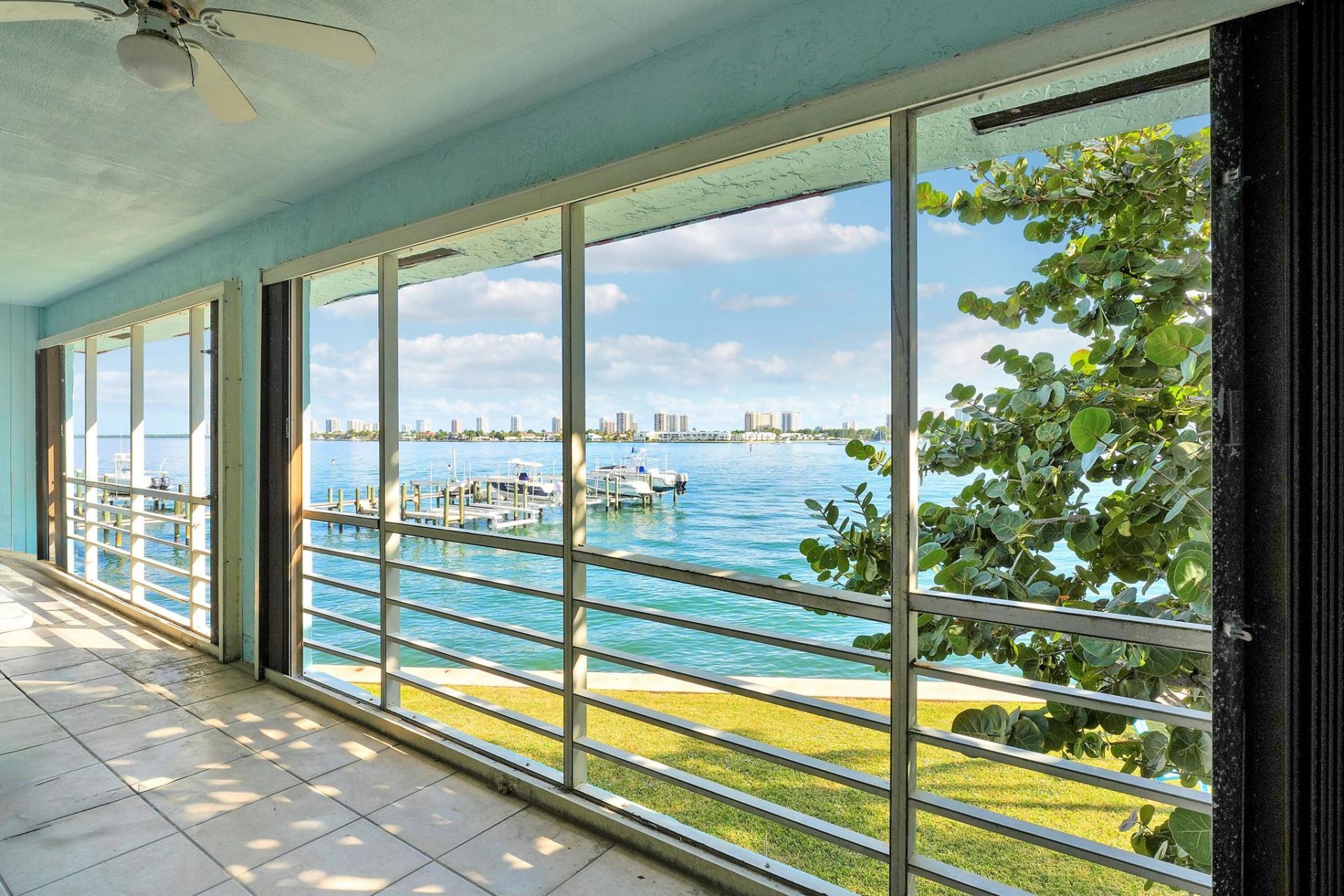 360 Wilma Circle, Riviera Beach, FL 33404 Photo