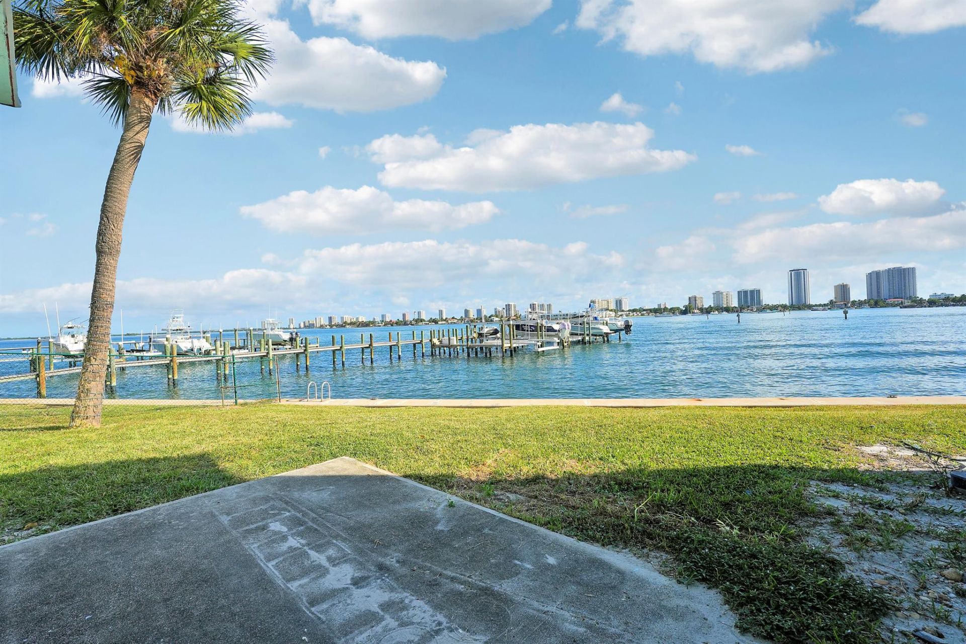 360 Wilma Circle, Riviera Beach, FL 33404 Photo