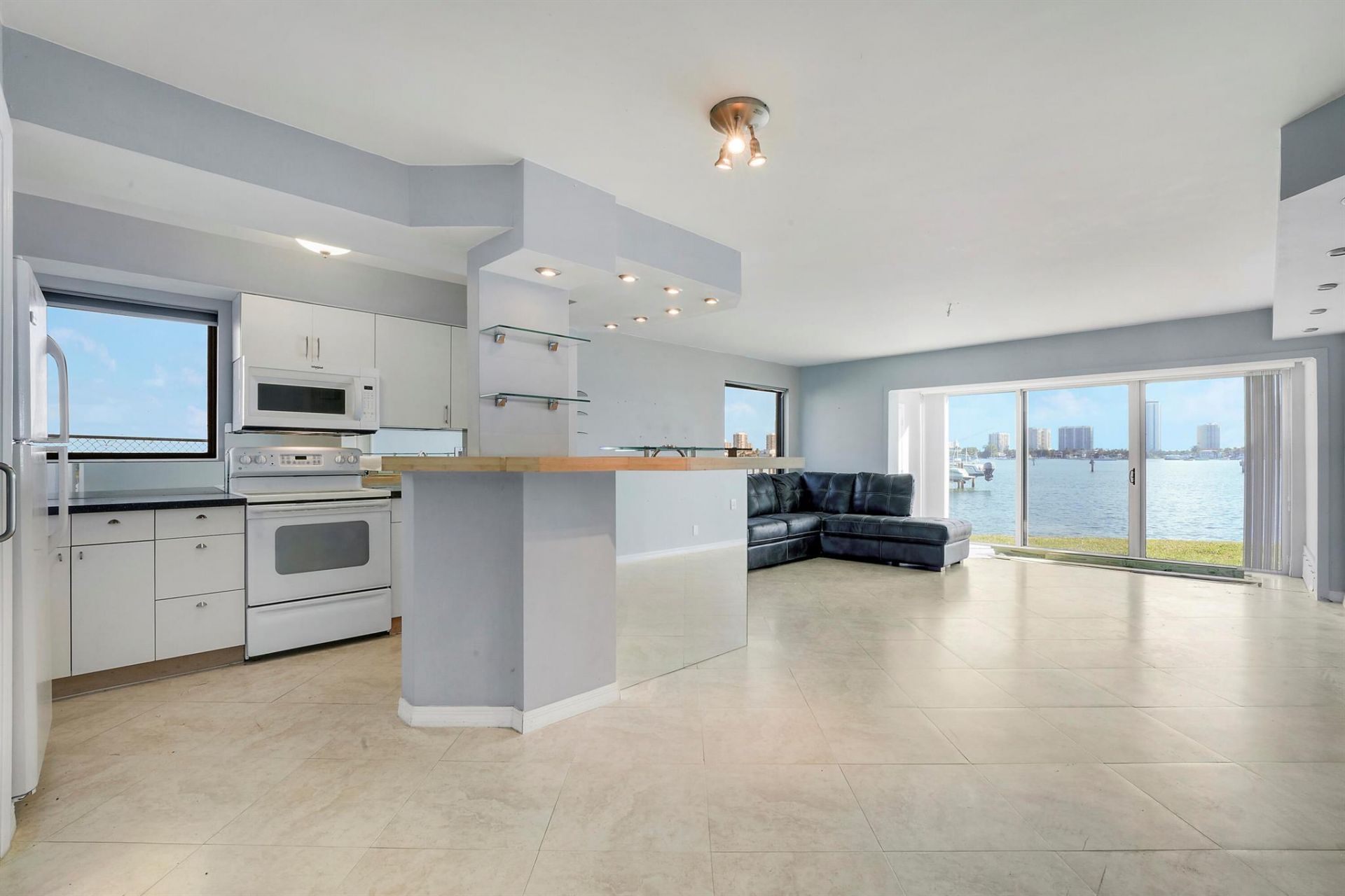 360 Wilma Circle, Riviera Beach, FL 33404 Photo