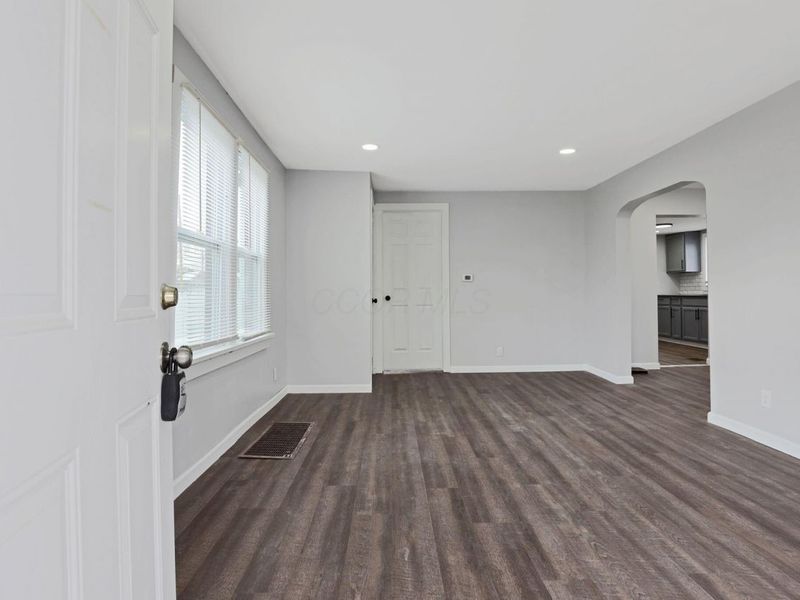 509 Helen Street, Columbus, OH 43223 Photo 7