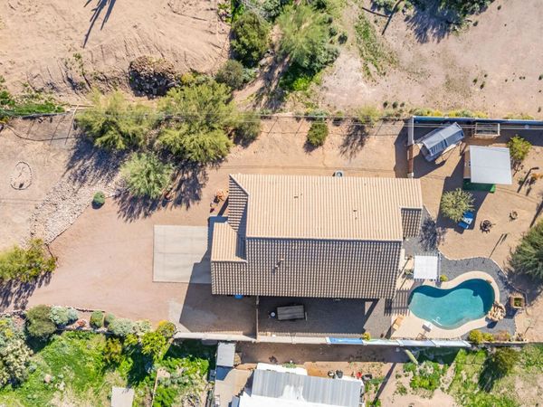 614 N TOMAHAWK Road, Apache Junction, AZ 85119